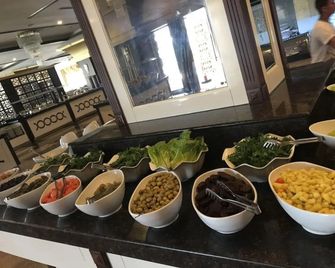 Throne Beach Resort & Spa - Kizilot - Buffet