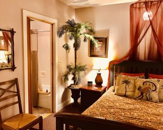 Arden Forest Inn - אשלנד - חדר שינה