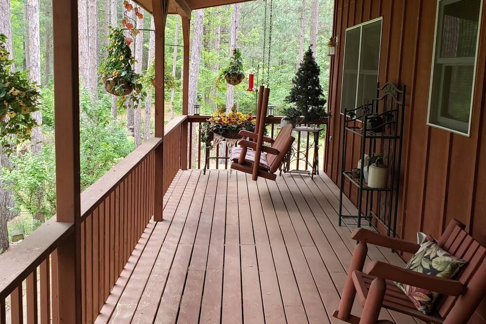 Lake Country Home In The Pines Is A Relaxing Vacation Getaway - Park Rapids - Balcony