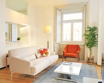 Condes de Azevedo Palace Apartments - Oporto - Soggiorno