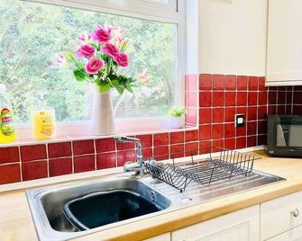 Taswell House - Portsmouth - Kitchen