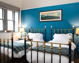 Crown Hotel - Blandford Forum - Спальня