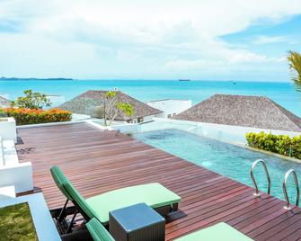 Montigo Resorts Nongsa - Batam - Pool