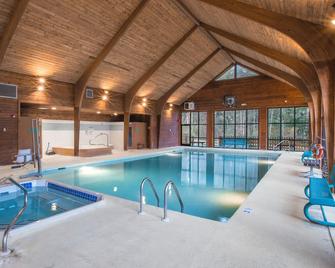 Fairway Forest Resort - Sapphire - Pool
