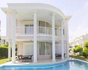 Tolerance 4-Bed Golf Villa - Serik - Gebouw