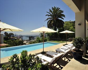 Hotel Casa Higueras - ולפאראיסו - בריכה