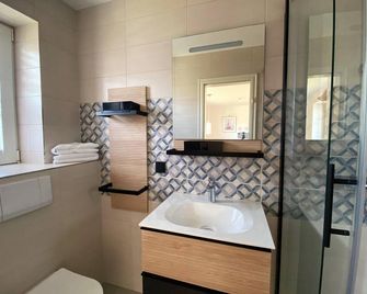 Sylvie-Steinhardt-Wohnung-4 - List - Baño