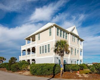 Fantastic soundfront home with Inground Pool!! - Emerald Isle - Building