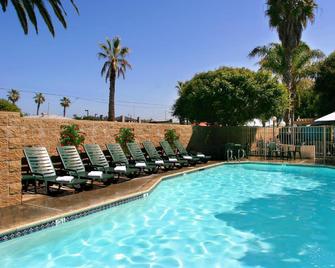 Aquamarine Villas - Oceanside - Pool
