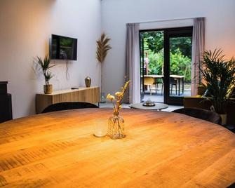 Holidayhome 4 Persons - Kon Emmaweg 26 Vrouwenpolder Uitspanning Oranjezon - Vrouwenpolder - Ruokailuhuone
