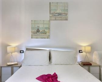 Sorrento Flower Rooms - Sorrento - Bedroom