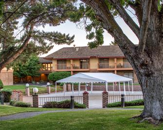 Red Lion Hotel Pasco Airport & Conference Center - Pasco - Edificio
