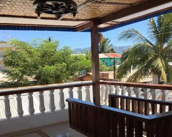 Tabibi's BedSpace Rental - Coron - Balcón