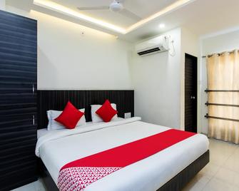 Hotel Crystal Inn-Best 3 Star Hotel In Ujjain - Ujjain - Habitación