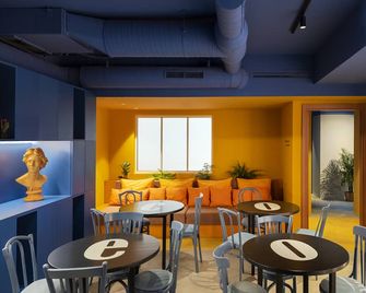 Coeo Pod Hostel Beatas - Málaga - Restaurante