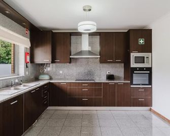 Deluxe Sea View Pool Villa - Esposende - Cocina