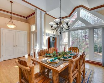 Blairsville Mansion w/ Hot Tub, Casino + Games! - Blairsville - Comedor