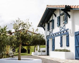 VILLA Centre Guethary piscine acces ocean a pied - Getaria - Edificio