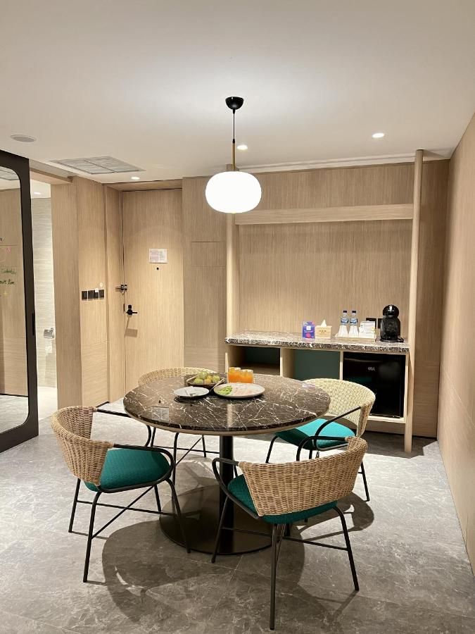 Vivere Hotel, Artotel Curated thumbnail 2