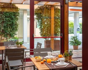 Unaway Ecohotel Villa Costanza Venezia - Venesia - Ruang makan