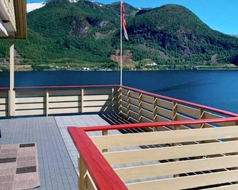 8 person holiday home in Austefjorden - Volda - Balcone