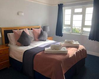 The Yacht Inn - Penzance - Camera da letto