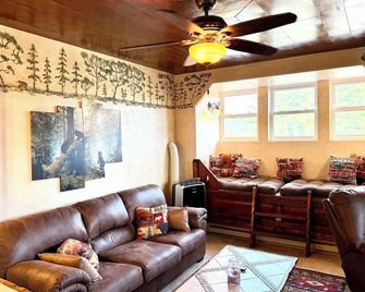 'Mt. Joe' Apt. w/Scenic Views w 2 Beds & W&D - Lake Placid - Wohnzimmer
