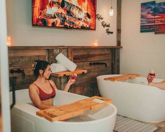 Cozy Spa Vibe Guesthouse -walk to food/Lotto. Pet-Friendly! - Merlin