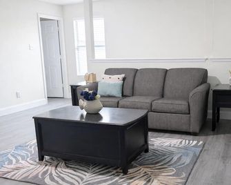 Spacious North San Antonio Home Near Randolph Afb & 20 Min Downtown - Selma - Вітальня