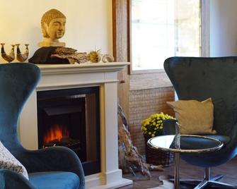 Hotel Restaurant Sonnenschein - Pfalzgrafenweiler - Living room