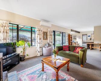 Criffel Peak View Bed and Breakfast - ואנקה - סלון