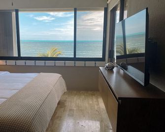 Cancun Beachfront Condos - Great Views - Cancún - Schlafzimmer