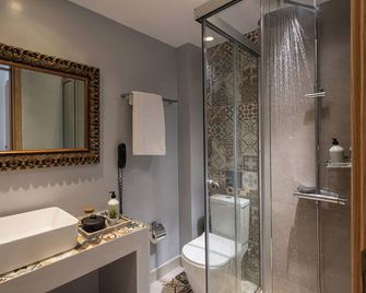 Serenity Spritz Boutique Hotel - Adults Only - Hersonissos - Baño