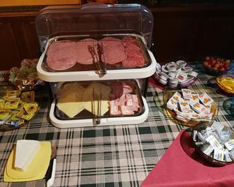 Hotel-Pension Lärchenhof - Döbriach - Buffet