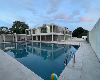 Gorgona Beach Hotel - Nueva Gorgona - Piscina