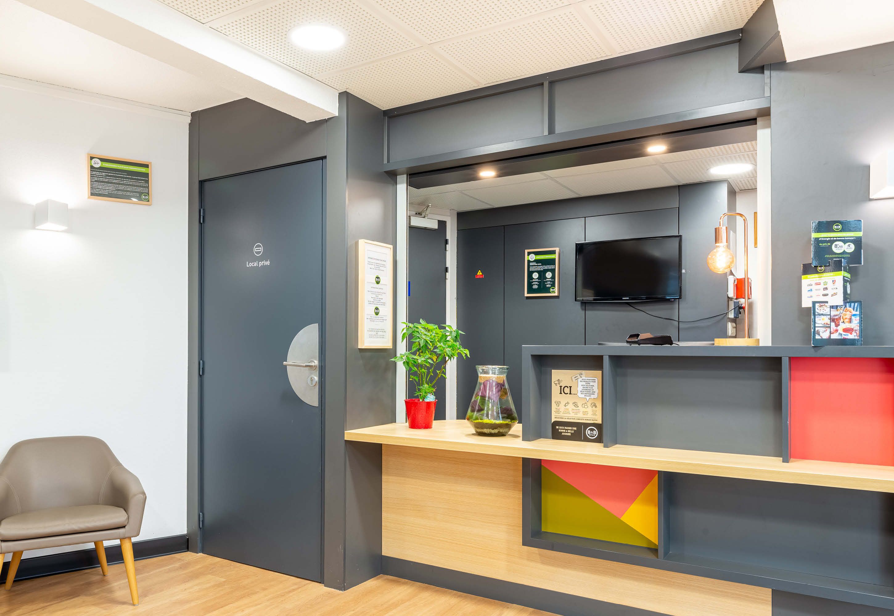 B&B HOTEL Nantes Aéroport - Bouguenais - Accueil