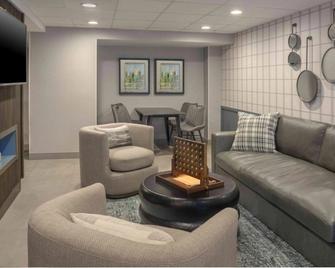 Holiday Inn Express South Burlington - Downtown By IHG - South Burlington - Lounge