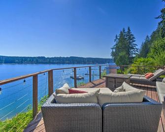 Waterfront Gig Harbor Home w/ Furnished Deck - Gig Harbor - Balcony