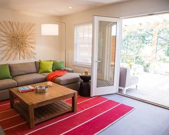 Brand New Waterfront - Chic & Sophisticated Unit # 702 - Montauk - Vardagsrum