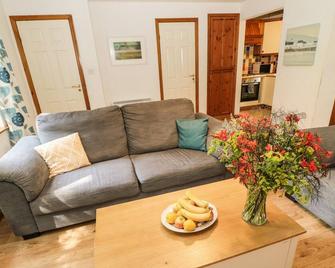 Gardener's Cottage - Duns - Living room