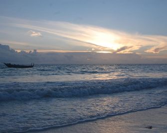 Blue Earth Beach Bungalow - Jambiani
