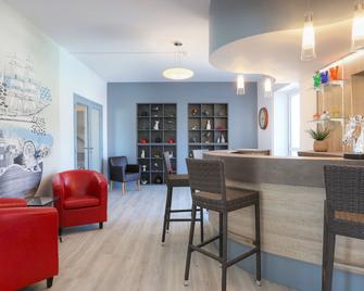 بيست ويسترن أوتل لو بيلفو - كيبيرون - بار