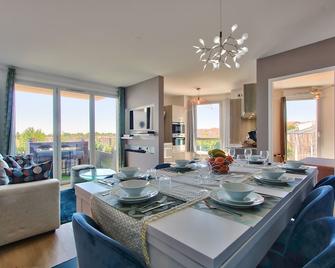 Bedland, magical apartment near Disneyland Paris - Bailly-Romainvilliers - Dining room