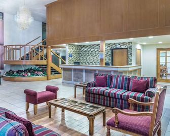 Days Inn & Suites by Wyndham Logan - Logan - Aula