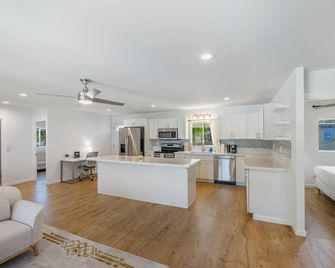 Wahiawa 4br - Sleeps 8, Wifi, A/C + Dole & Beach - Wahiawā - Phòng bếp