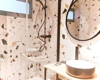 Sud Hotel - Bastia - Banheiro