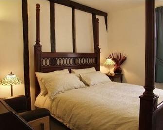 The Sun Hotel - Canterbury - Bedroom