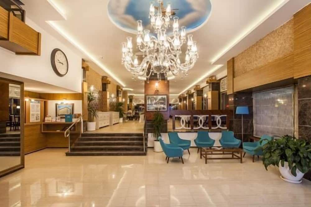 Parador Beach Hotel - אלניה - לובי