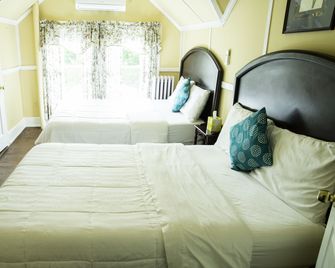 Eden Park Guest House - Takoma Park - Bedroom