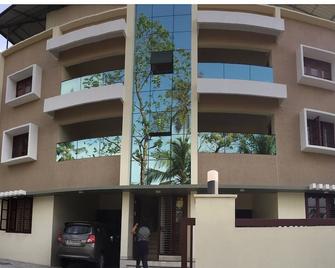 Athrakkattu Enclave 1 Bedroom Deluxe Suite - Thiruvananthapuram - Building